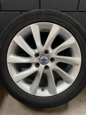 Originele 17 inch Volvo V70 zomerwielen beschikbaar voor biedingen