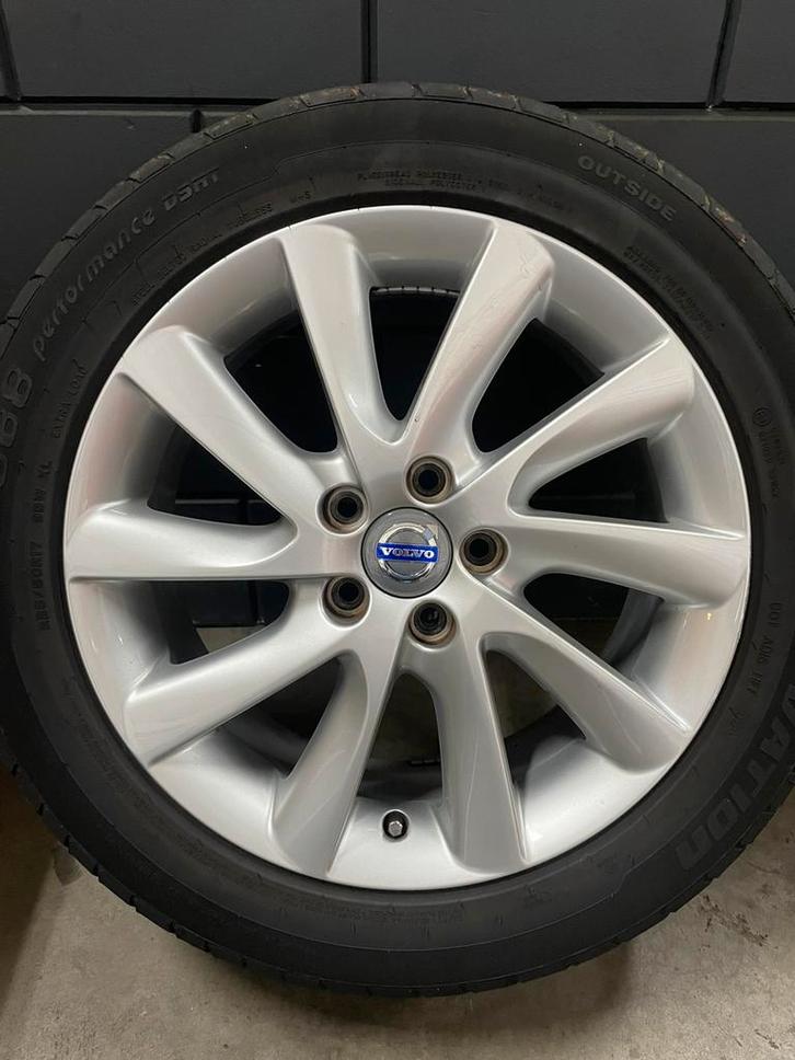 Originele 17 inch Volvo V70 zomerwielen, Auto-onderdelen, Banden en Velgen, Banden en Velgen, Zomerbanden, 17 inch, 225 mm, Personenwagen