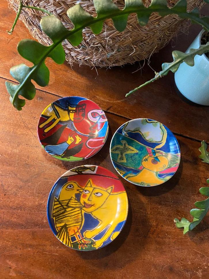 3 Aparte porseleinen kommetjes van Corneille i.z.g.st., Huis en Inrichting, Keuken | Servies, Zo goed als nieuw, Kom(men), Overige stijlen