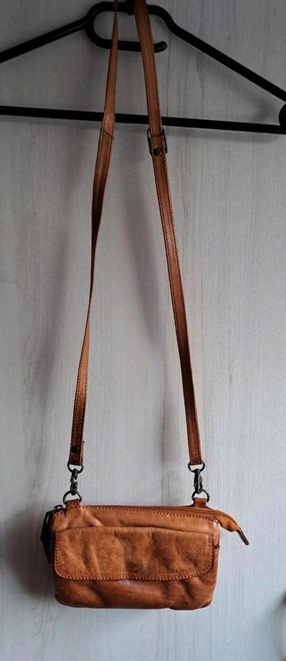 Mooie dames tas - zo goed als nieuw!, Sieraden, Tassen en Uiterlijk, Tassen | Damestassen, Zo goed als nieuw, Handtas, Bruin, Verzenden