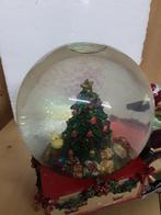Kerst trein met sneeuwbol, speeldoos, Diversen, Kerst, ., Ophalen of Verzenden, Zo goed als nieuw, .