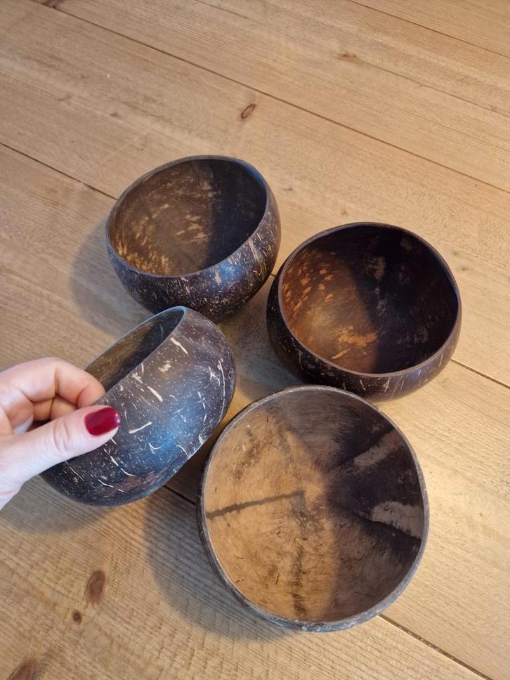 Kokosnoot Bakjes uit Bali - Set van 4, Huis en Inrichting, Woonaccessoires | Schalen en Manden, Nieuw, Schaal, Rond, Overige materialen
