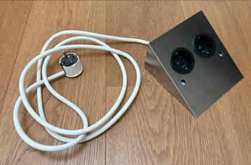Dubbele Contactdoos met Kabel - Onderbouw beschikbaar voor biedingen