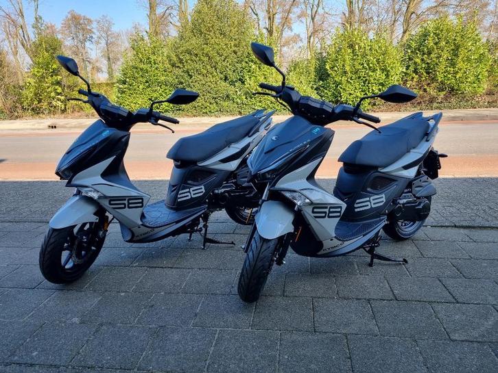 Nieuwe Kymco scooters 2025 !!!!!, Fietsen en Brommers, Scooters | Kymco, Nieuw, Overige modellen, Maximaal 45 km/u, Benzine, Ophalen