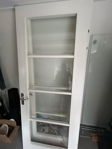 Witte opdeukdeur met glas 231,5x93cm beschikbaar voor biedingen