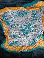 Zijden sjaal van H&M 75x75 cm, Kleding | Dames, Mutsen, Sjaals en Handschoenen, H&M, Ophalen of Verzenden, Zo goed als nieuw, Sjaal