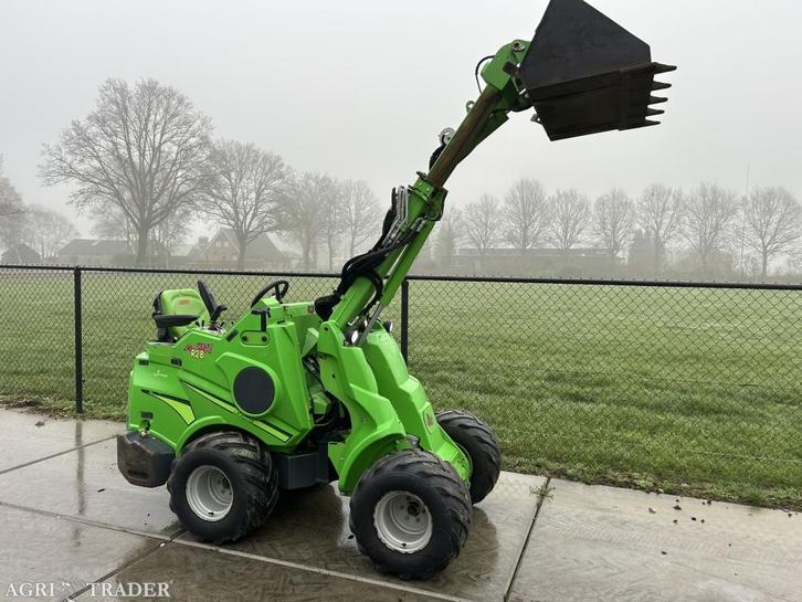 Nette shovel Avant R28, Zakelijke goederen, Machines en Bouw | Kranen en Graafmachines, Wiellader of Shovel, Ophalen of Verzenden