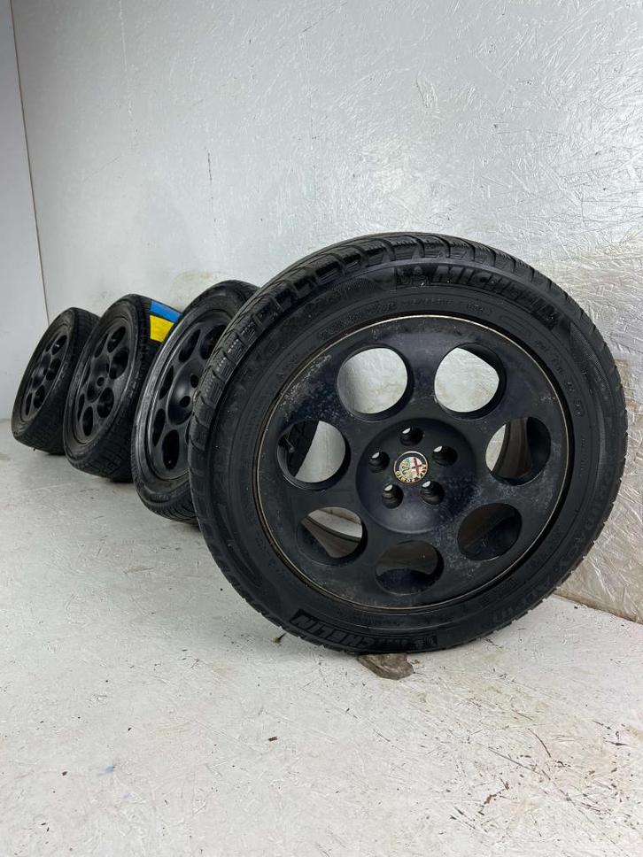 Originele Alfa Romeo 147 156 GT velgen 16" 5x98 winterset, Auto-onderdelen, Banden en Velgen, Banden en Velgen, Winterbanden, 16 inch