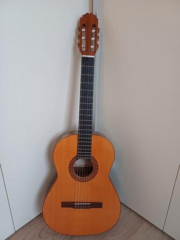 Falu Spaanse nylon snarige gitaar geheel massief beschikbaar voor biedingen