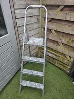 Gebruikte trap - 4 treden, nog prima!, Doe-het-zelf en Verbouw, Ladders en Trappen, Ophalen