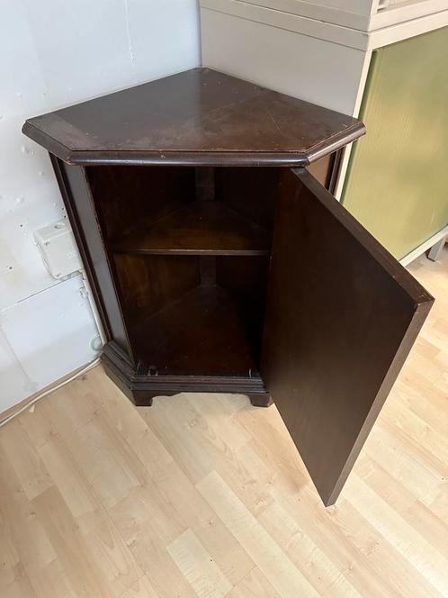 Antiek hoekkastje – massief hout, Antiek en Kunst, Antiek | Meubels | Kasten, Ophalen
