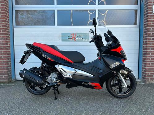 Aprilia SR MAX 300 IE (bj 2015), Motoren, Motoren | Aprilia, Bedrijf, Scooter