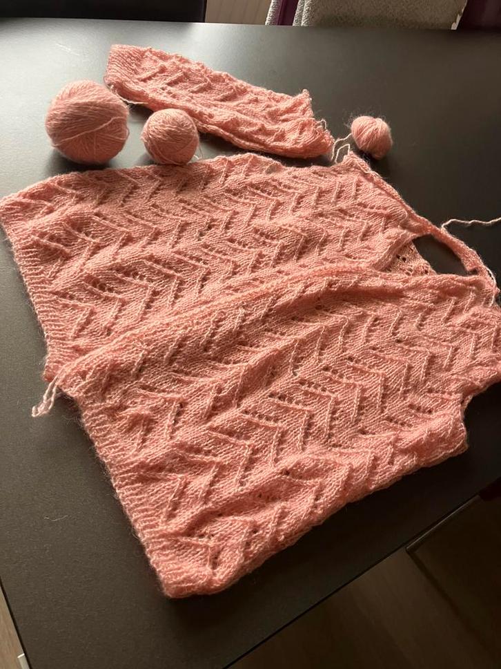 Handgebreid vest., Hobby en Vrije tijd, Breien en Haken, Nieuw, Breien, Wol of Garen, Verzenden