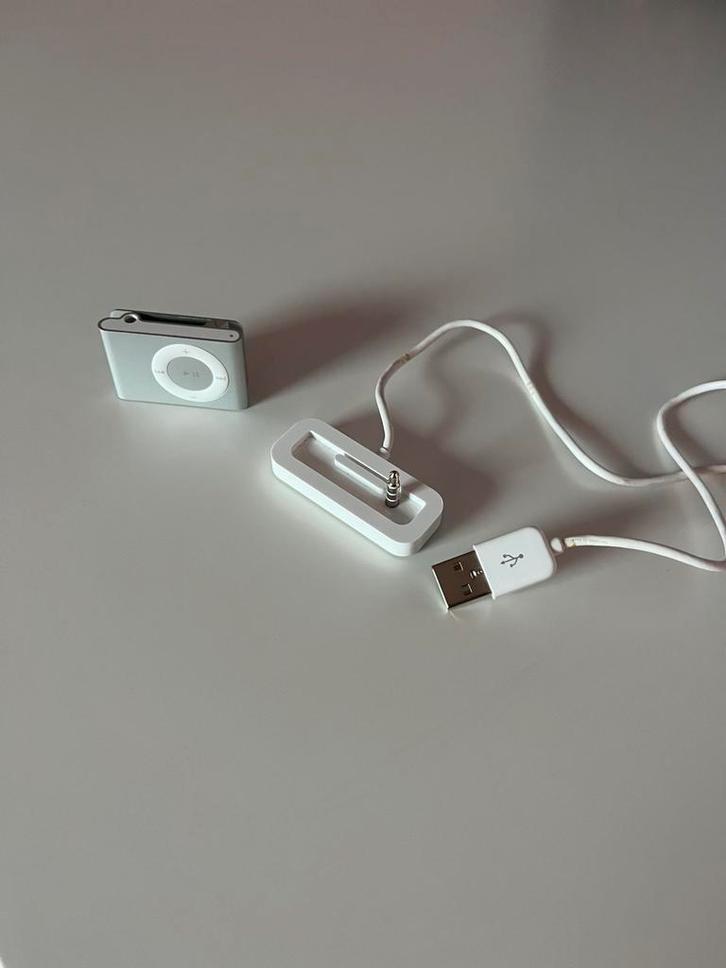 Ipod shuffle 2nd gen, Audio, Tv en Foto, Mp3-spelers | Apple iPod, Zo goed als nieuw, Shuffle, Minder dan 2 GB, Zilver, Ophalen of Verzenden