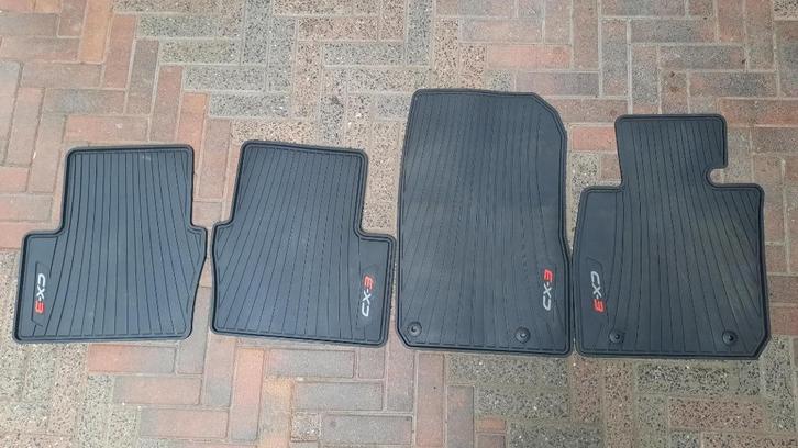 Rubber mattenset + ruitenwisserset Mazda CX3, Auto diversen, Automatten, Nieuw, Ophalen