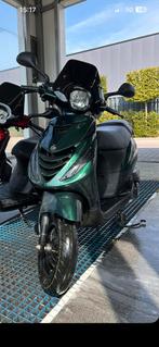 Piaggio zip, Fietsen en Brommers, Scooters | Piaggio, Ophalen, Zip, Zo goed als nieuw, Benzine