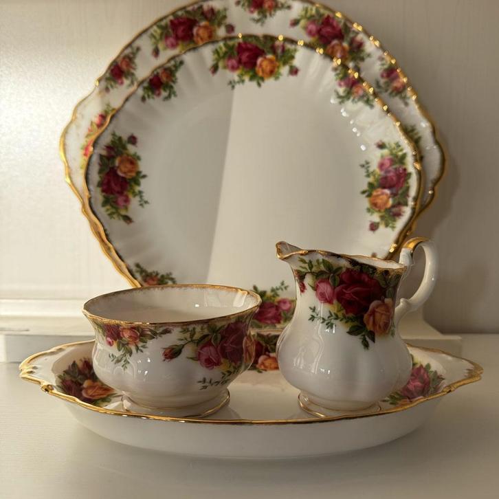 Royal Albert – Old Country Rose Theeservies 57-delig, Antiek en Kunst, Antiek | Servies los, Ophalen