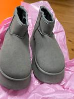 Nieuwe soort Uggs  met bont van binnen, Lage of Enkellaarzen, Nieuw, Ophalen of Verzenden, Grijs