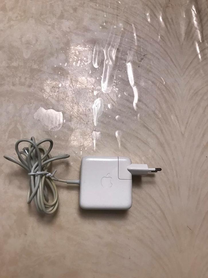 Originele MacBook Air oplader MagSafe 2 - 45W, Computers en Software, Laptop-opladers, Gebruikt, Ophalen of Verzenden