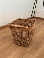 Rieten mand, Huis en Inrichting, Woonaccessoires | Schalen en Manden, Ophalen, Mand, Vierkant, Nieuw