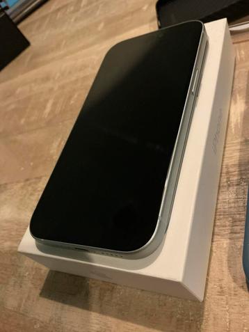 Prachtige iphone 15 - 128 gb - zgan - met hoes beschikbaar voor biedingen
