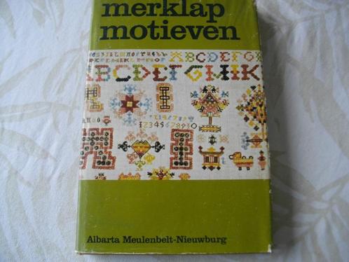 boek Merklapmotieven  ISBN 9023001931, Boeken, Hobby en Vrije tijd, Zo goed als nieuw, Borduren en Naaien, Ophalen of Verzenden