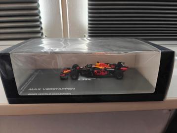 Max Verstappen 2021 Abu Dhabi World champion in seal 1:43 beschikbaar voor biedingen