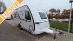 Knaus Sudwind 60 Years 450 FU 2023 VOORRAAD VOORDEEL, Caravans en Kamperen, Bedrijf, Knaus, Hordeur, Rondzit