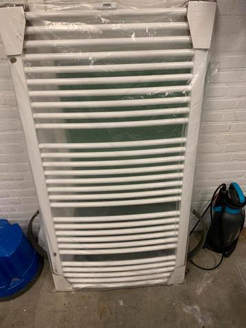Koopje: Vasco Prado HX handoek radiator 140x75 nieuw beschikbaar voor biedingen