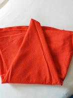 tafelkleed rond  diameter 160  ,kleur rood IZGST., Ophalen of Verzenden, Zo goed als nieuw