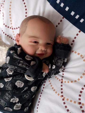 Rebornbaby met hoog knuffel gehalte  beschikbaar voor biedingen