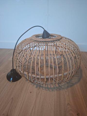 Rotan hanglamp beschikbaar voor biedingen