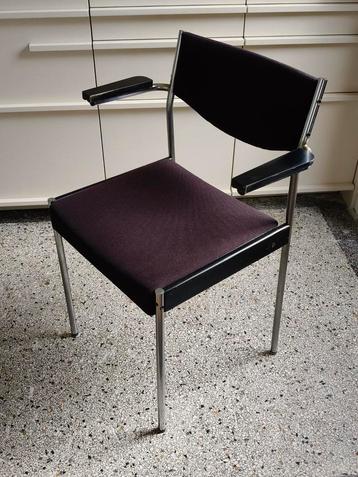 Thereca stoel: h 83 x b 61 x d 51 cm, zithoogte 49 cm beschikbaar voor biedingen