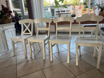 Eetkamerstoelen hout beschikbaar voor biedingen
