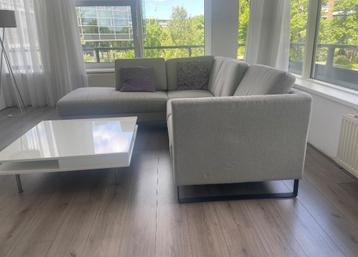 Grijze hoekbank 240cm x 230 cm