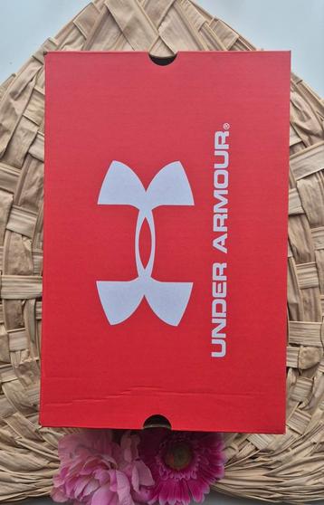 nieuw under armour 36,5 jongens beschikbaar voor biedingen