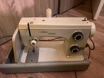 Naaimachine beschikbaar voor biedingen