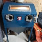 Straalkast met stofafzuiging en verlichting, Ophalen