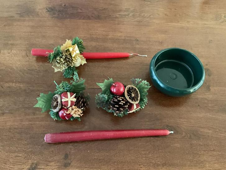 Keramiek bakje met kaarsen en kerstdecoratie, Diversen, Kerst, Zo goed als nieuw, Ophalen of Verzenden