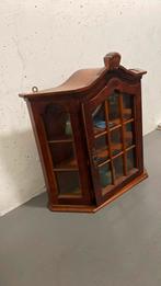 Antieke vitrinekast voor op muur, Ophalen, Zo goed als nieuw