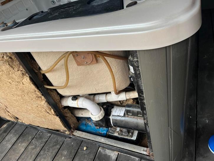 Sunrise Spas Jacuzzi - Gebruikt moet gekraant worden, Tuin en Terras, Bubbelbaden en Hottubs, Gebruikt, Vast, Filter, Ophalen of Verzenden