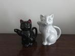 2 x theepot koffiepot kat poes wit / zwart rode oortjes, Ophalen of Verzenden