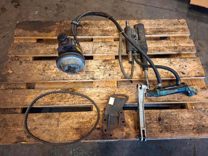 Goedwerkende stuurbekrachtigingset volvo penta aq290, Watersport en Boten, Bootonderdelen, Gebruikt, Motor en Techniek, Motorboot