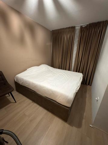 Boxspring 180x200 met opbergruimte beschikbaar voor biedingen