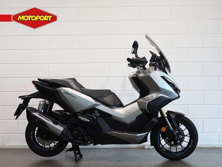 Honda ADV350 (bj 2022), Motoren, Motoren | Honda, Bedrijf, Scooter, 12 t/m 35 kW, ABS, LED Verlichting