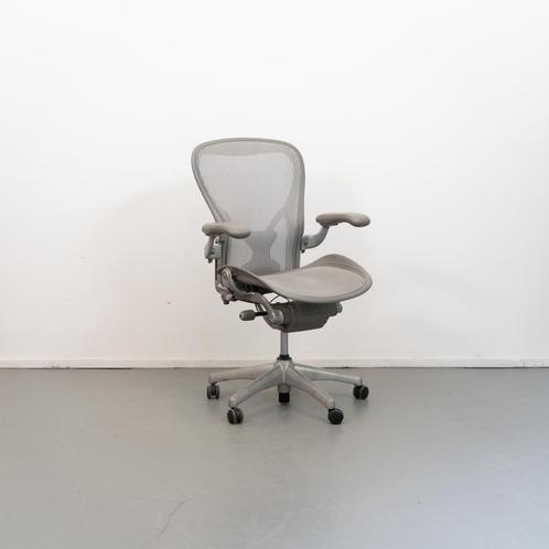 2 Herman Miller Aeron Classic Mineral grijs  C, Huis en Inrichting, Bureaustoelen, Zo goed als nieuw, Grijs, Ergonomisch, Ophalen of Verzenden