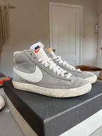 Nike Blazer Sneakers - Maat 37,5 - Gebruikt, Ophalen of Verzenden, Gedragen, Grijs, Sneakers of Gympen