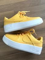 Nike Air Force 1 Sage Low - Topaz Gold 40, Kleding | Dames, Schoenen, Verzenden, Geel, Nike, Nieuw