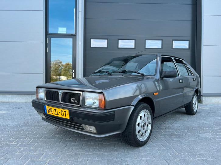 Lancia Delta 1.6 8v GT IE 1990 APK 16-09-2027, Auto's, Lancia, Particulier, Delta, Lichtmetalen velgen, Metallic lak, Mistlampen