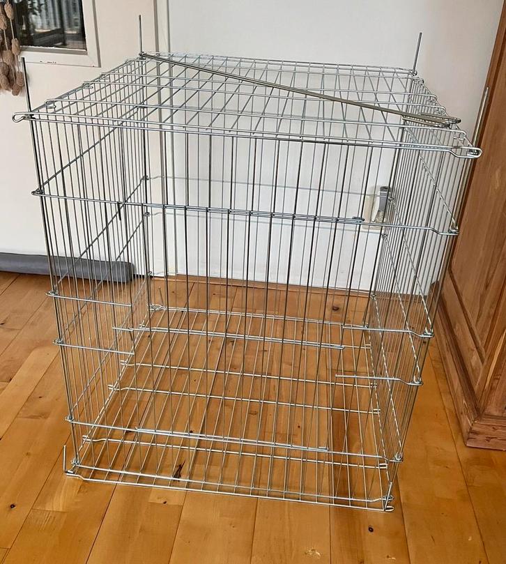 Dieren bench/ kooi, Dieren en Toebehoren, Hondenhokken, Zo goed als nieuw, Minder dan 65 cm, Ophalen of Verzenden